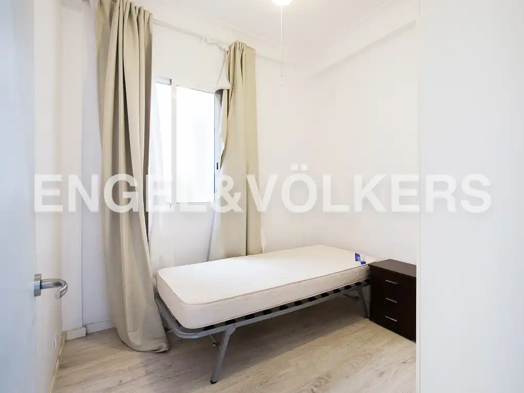 Habitación de Piso de alquiler en Valencia con Aire acondicionado, Calefacción y Balcón