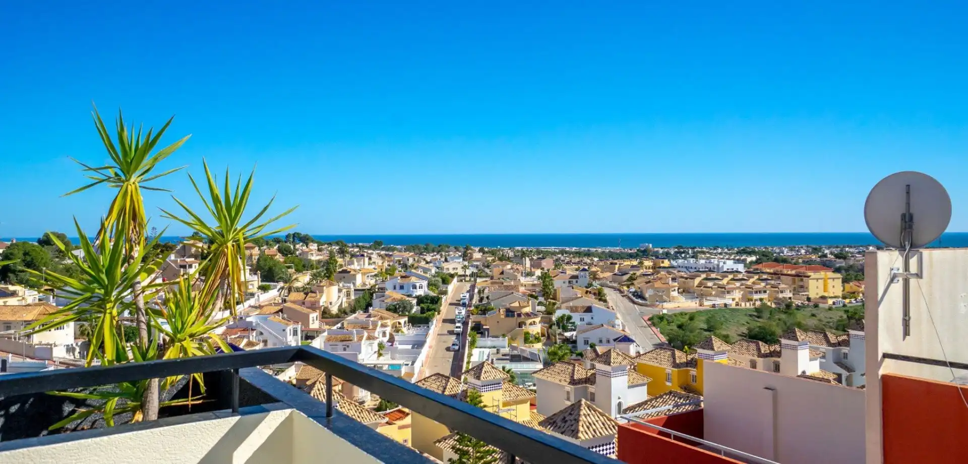 Vista exterior de Finca rústica en venda en Orihuela amb Jardí privat, Terrassa i Traster