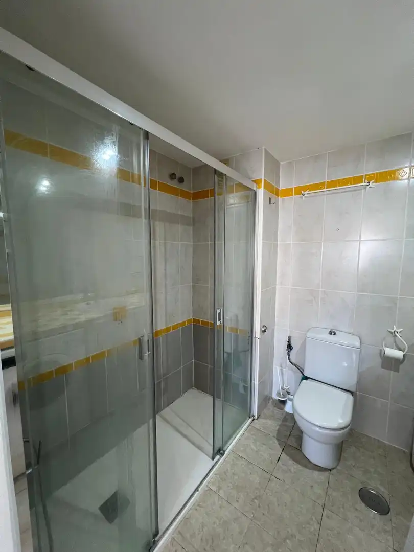Baño de Apartamento en venta en Estepona con Aire acondicionado, Terraza y Piscina