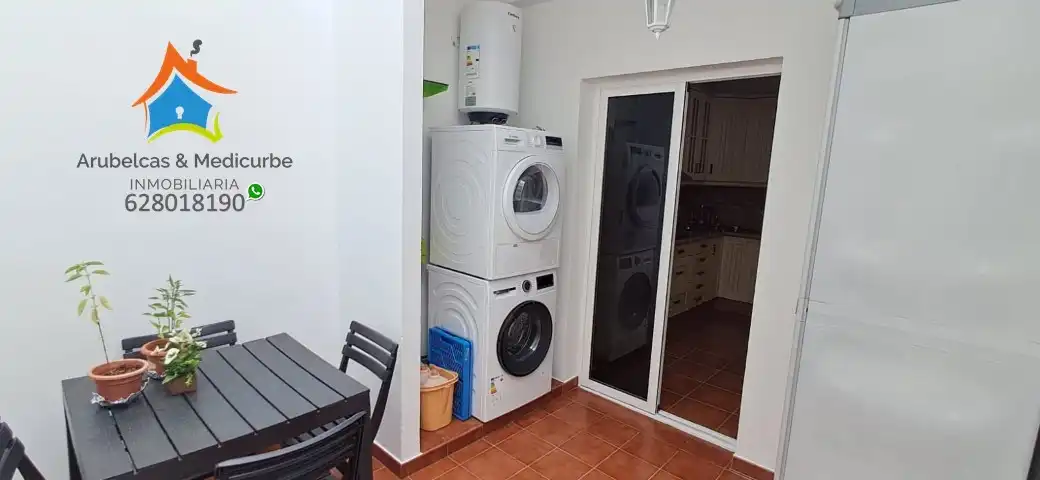 Küche von Einfamilien-Reihenhaus zum Verkauf in Arucas mit Ofen, Mikrowelle und Balkon
