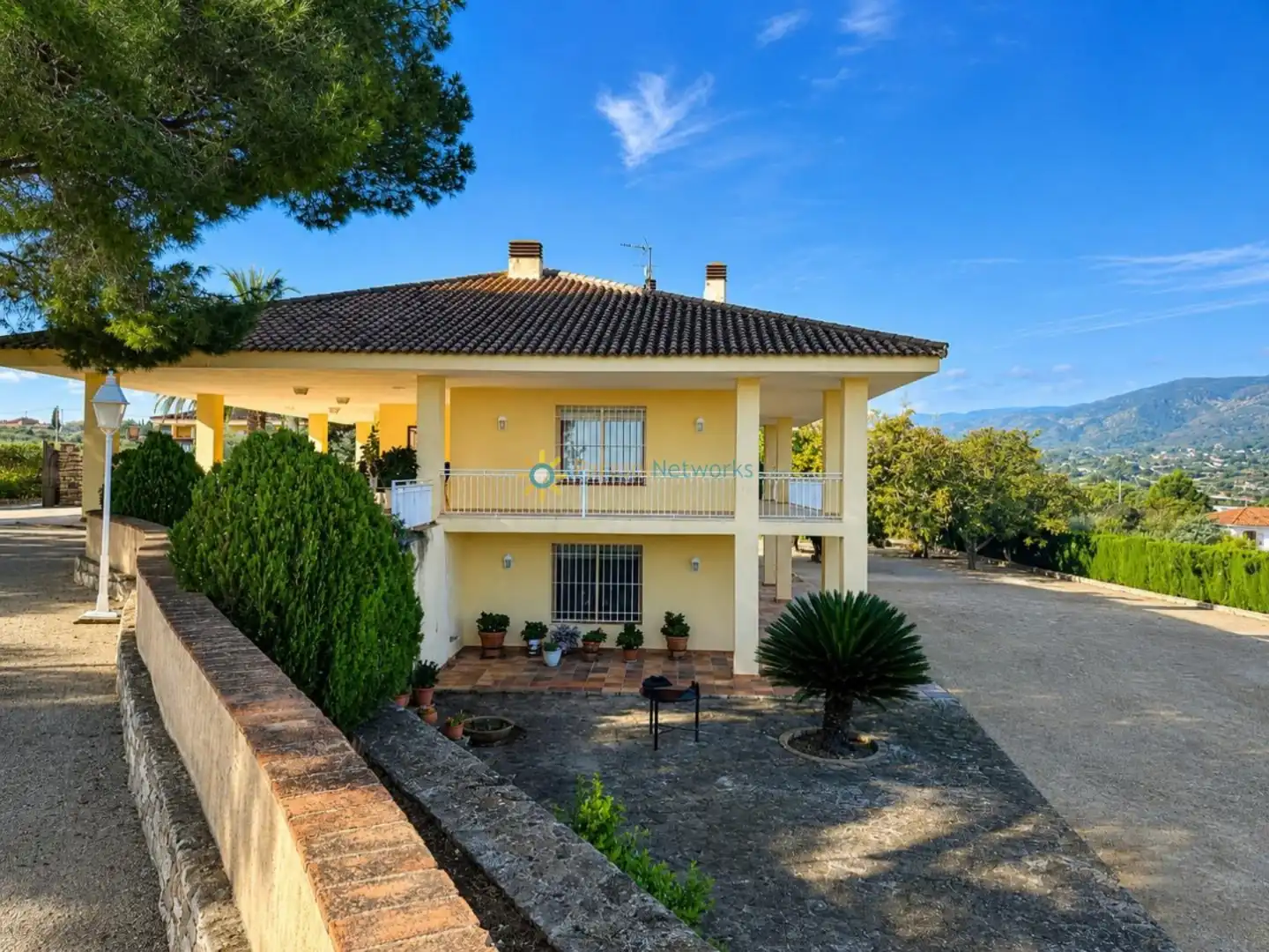Vista exterior de Casa o xalet en venda en Ontinyent amb Calefacció, Jardí privat i Terrassa