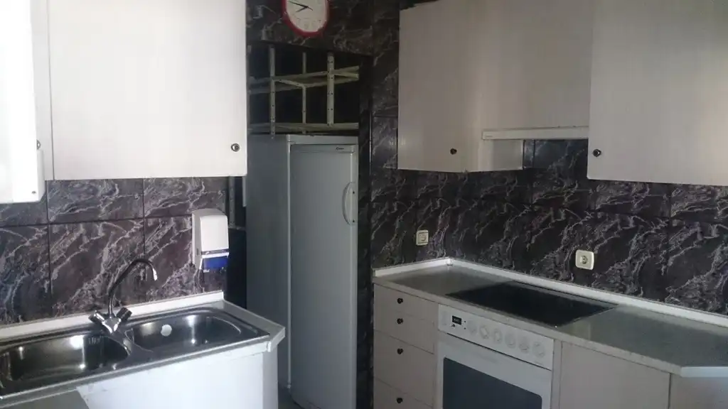 Cuina de Local en venda en Burgos amb Moblat