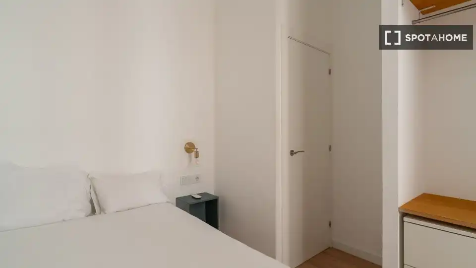 Bedroom of Flat for rent in Gràcia