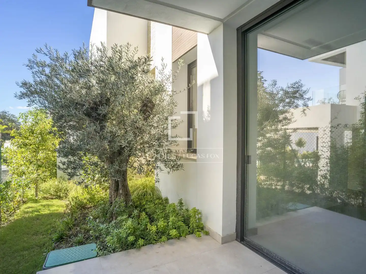 Vista exterior de Casa o chalet en venta en Marbella con Aire acondicionado, Calefacción y Jardín privado