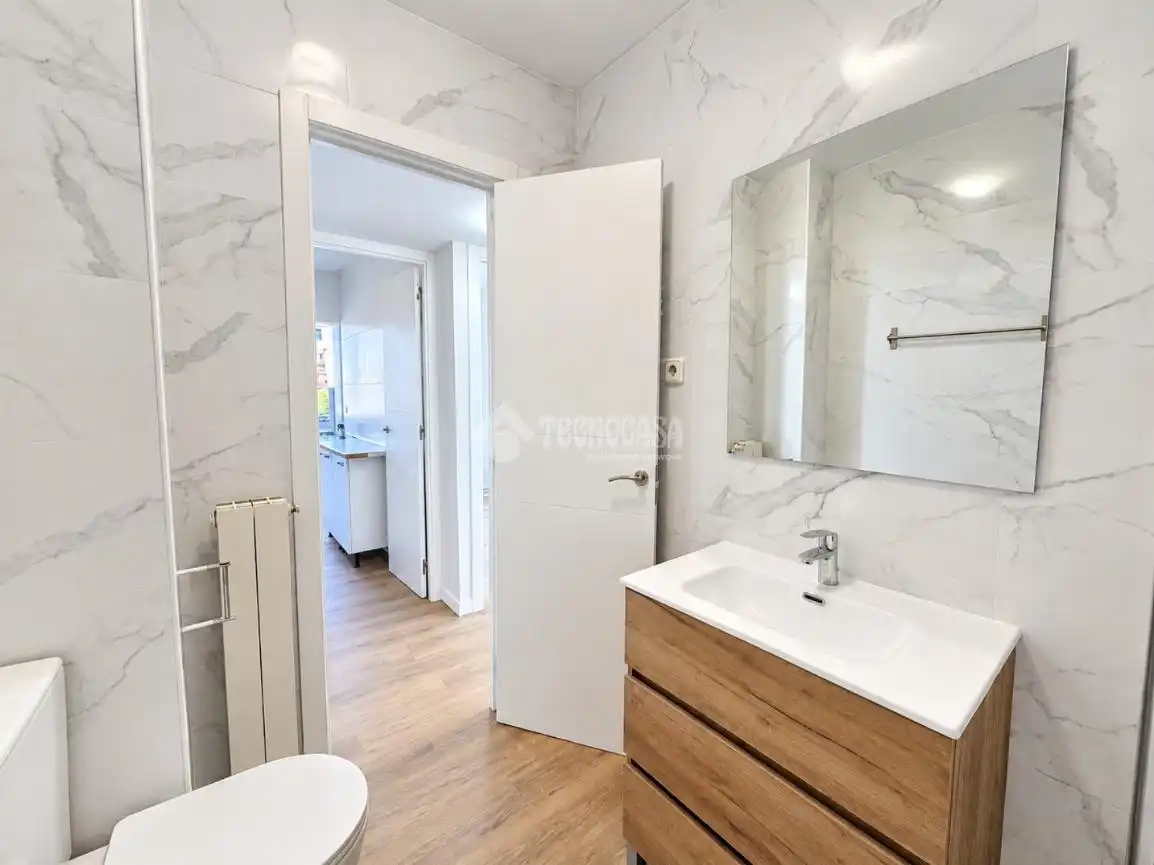 Bathroom of Flat for sale in Fuencarral - El Pardo