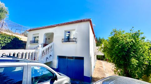 Chalet de 2 plantas con parcela de 3.000 m² en Cádiar