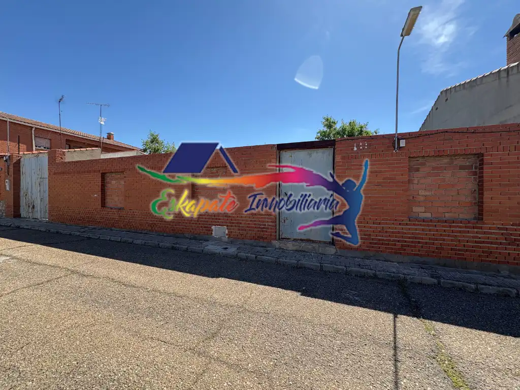 Terreno residencial en venta en Calle Rodríguez de la Fuente 4