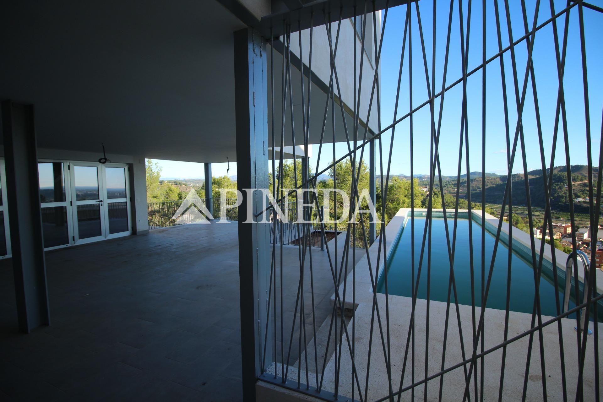 Garden of House or chalet to rent in Gilet  with Air Conditioner, Heating and Terrace