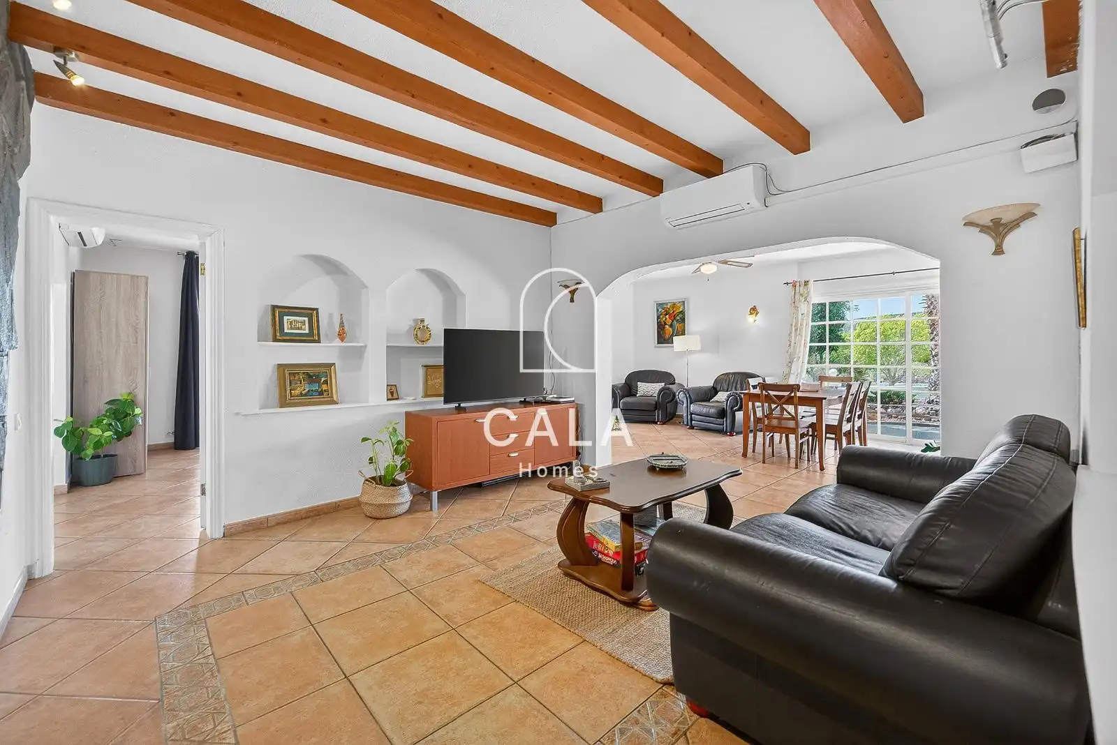Vista exterior de Casa o xalet en venda en Guía de Isora amb Aire condicionat, Calefacció i Jardí privat