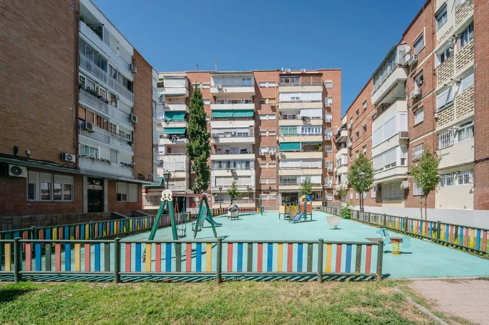 Vista exterior de Pis en venda en Madrid amb Aire condicionat, Calefacció i Jardí privat