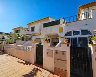 Vista exterior de Casa adosada en venda en Alicante / Alacant amb Terrassa, Traster i Balcó