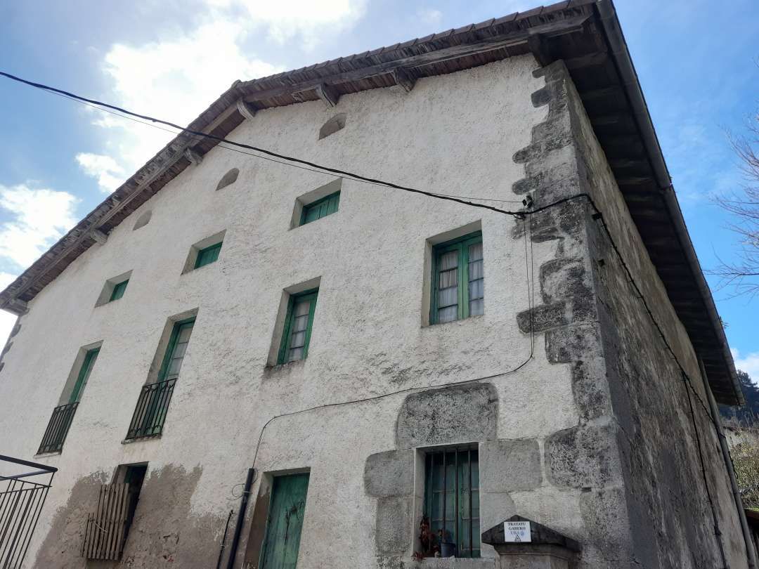 Vista exterior de Casa o xalet en venda en Albiztur amb Jardí privat, Terrassa i Traster
