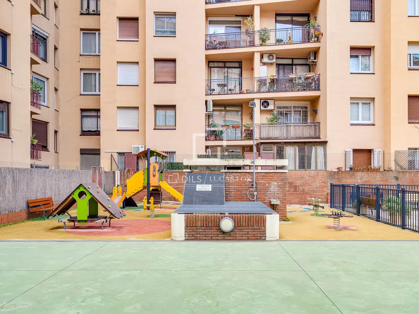 Terrassa de Pis en venda en Barcelona amb Aire condicionat, Terrassa i Piscina