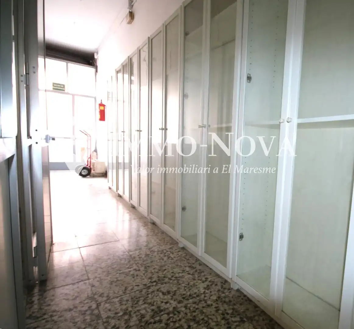 Local comercial en venda a Ronda Roca Blanca, imagen 2