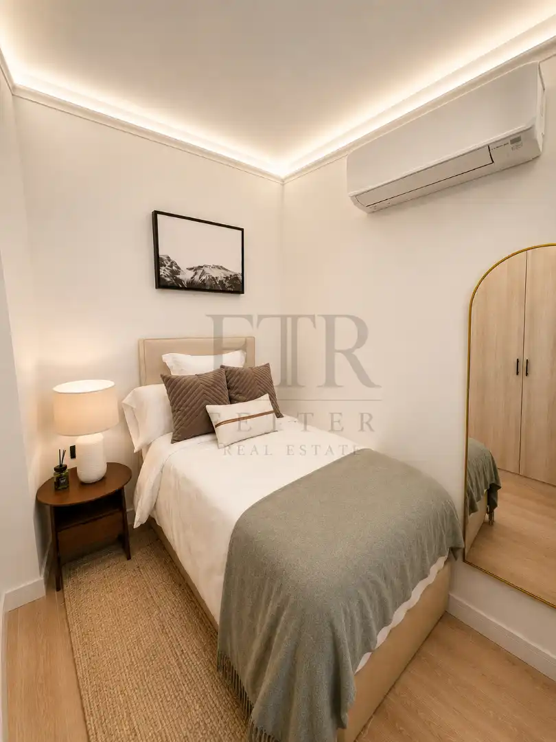Bedroom of Flat for sale in Madrid  with Air Conditioner, Heating and Furnished