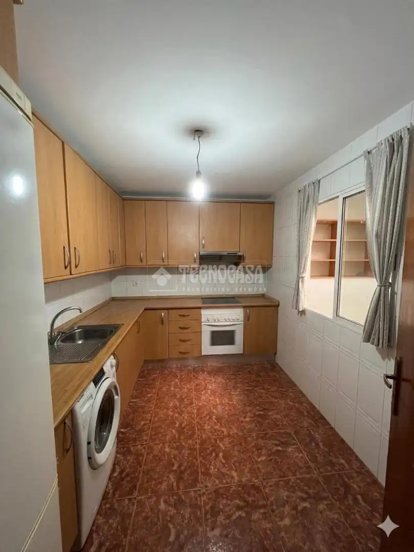 Kitchen of Flat for sale in Sevilla  with Terrace and Balcony