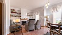 Sala d'estar de Casa adosada en venda en Cullera amb Aire condicionat, Terrassa i Piscina