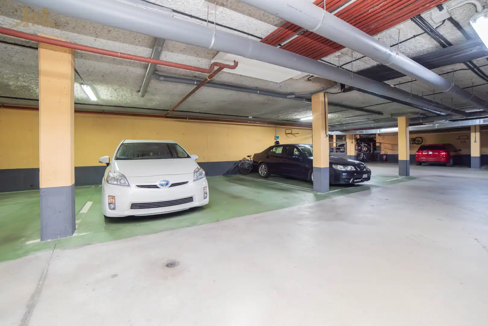 Aparcament de Pis en venda en Boadilla del Monte amb Aire condicionat, Jardí privat i Terrassa