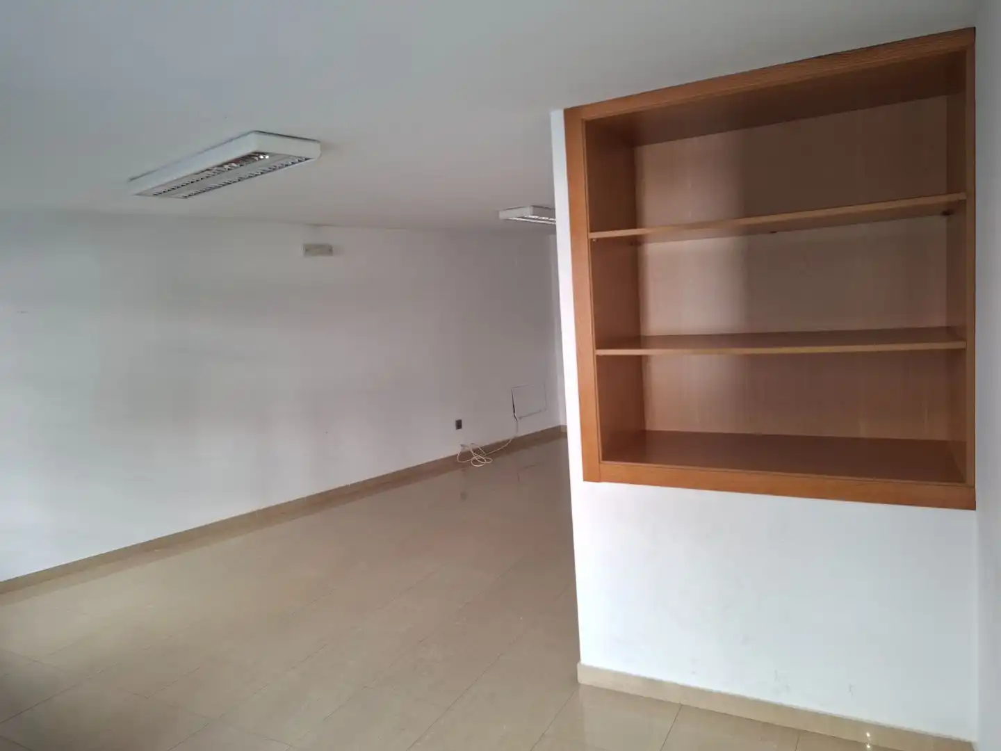 Local de lloguer en Lugo amb Parquet