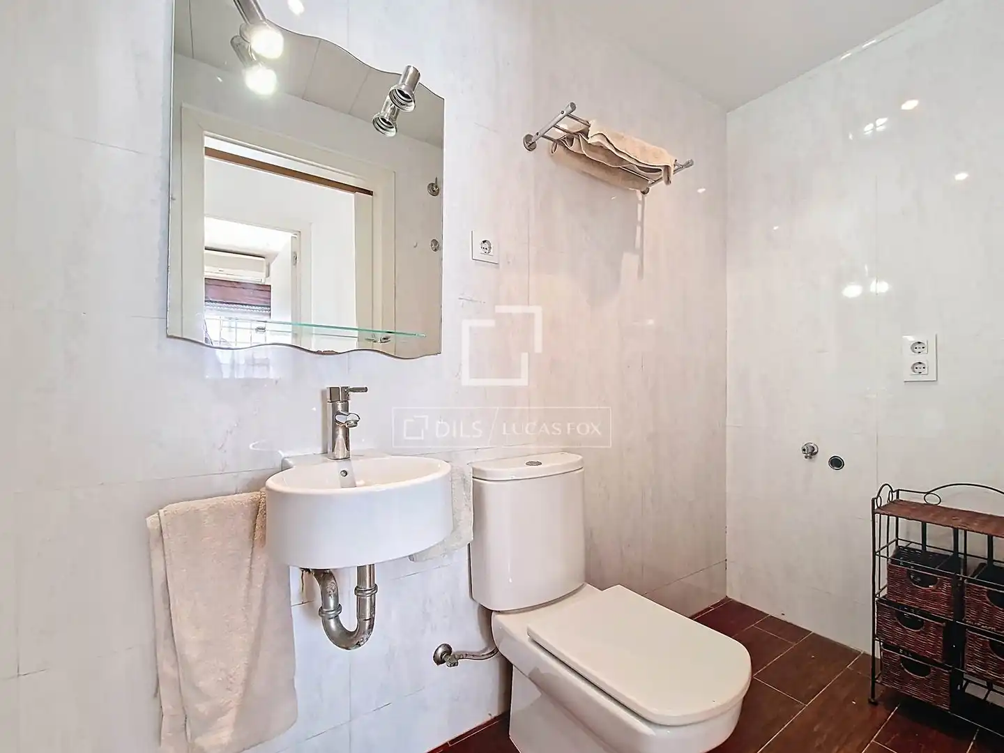Bathroom of Flat for sale in Vilanova i la Geltrú  with Air Conditioner and Heating