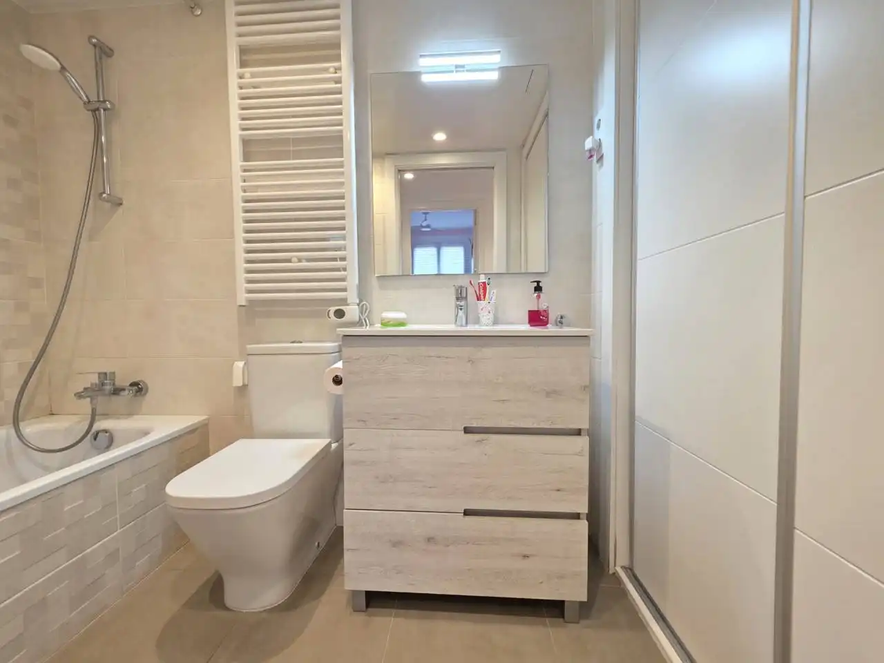 Baño de Piso en venta en Sant Just Desvern con Aire acondicionado, Calefacción y Terraza