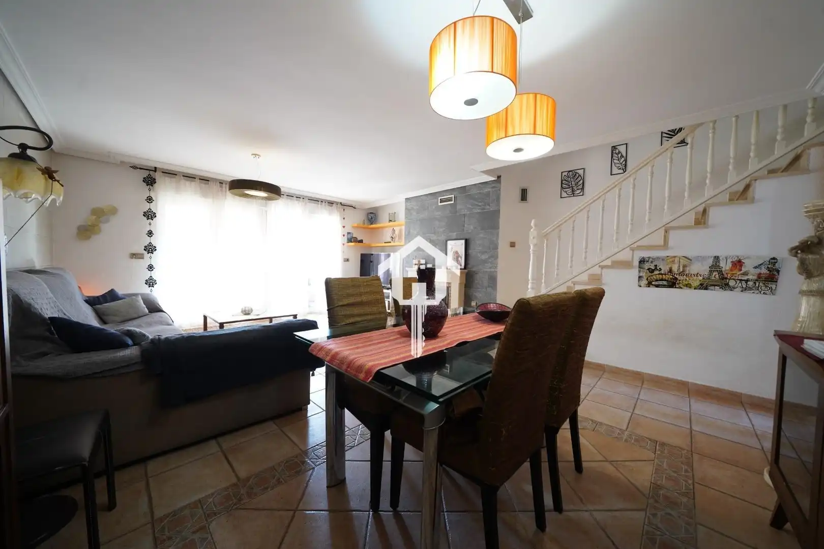 Sala d'estar de Casa adosada en venda en Alicante / Alacant amb Aire condicionat, Calefacció i Jardí privat