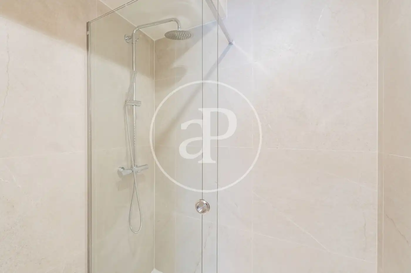 Baño de Piso en venta en Madrid con Aire acondicionado, Calefacción y Balcón