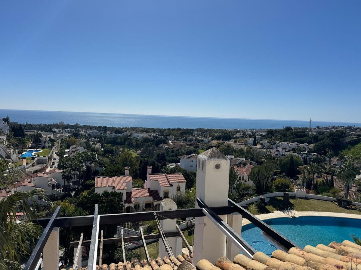 Vista exterior de Pis en venda en Mijas amb Terrassa i Piscina