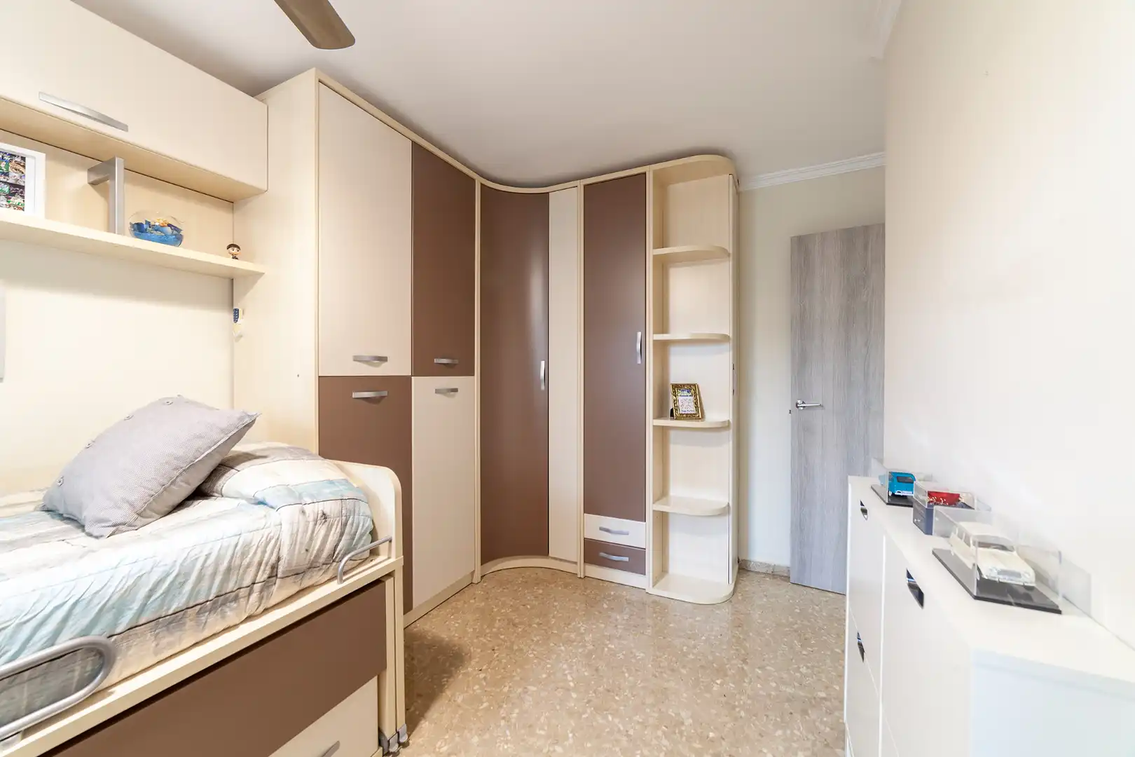 Bedroom of Flat for sale in Manises  with Air Conditioner, Heating and Oven