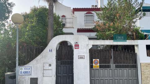 Foto 3 de Casa adosada en venda a Calle Gladiolo, 44, Cavaleri, Mairena del Aljarafe