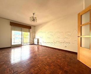 Living room of Flat for sale in  Madrid Capital  with Heating and Terrace