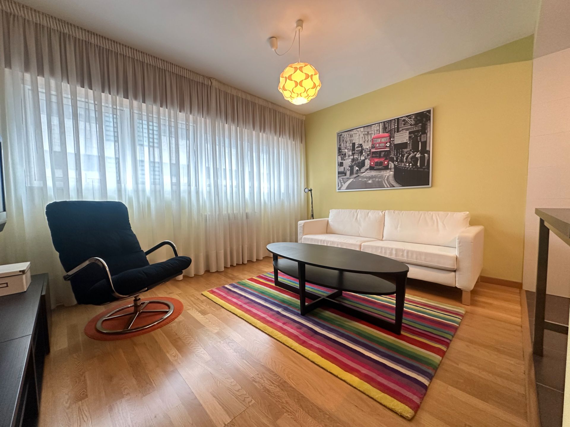 Sala de estar de Piso en venta en Santiago de Compostela  con Calefacción, Parquet y Trastero
