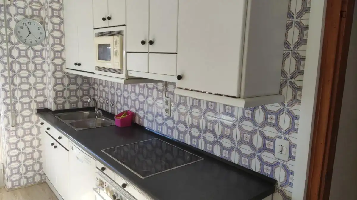 Cuina de Casa o xalet per a compartir en Salamanca amb Calefacció, Moblat i Forn