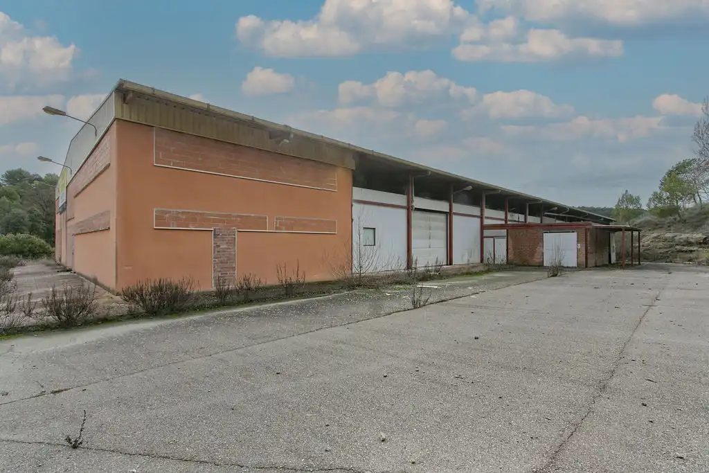 Vista exterior de Nave industrial en venta en Talamanca