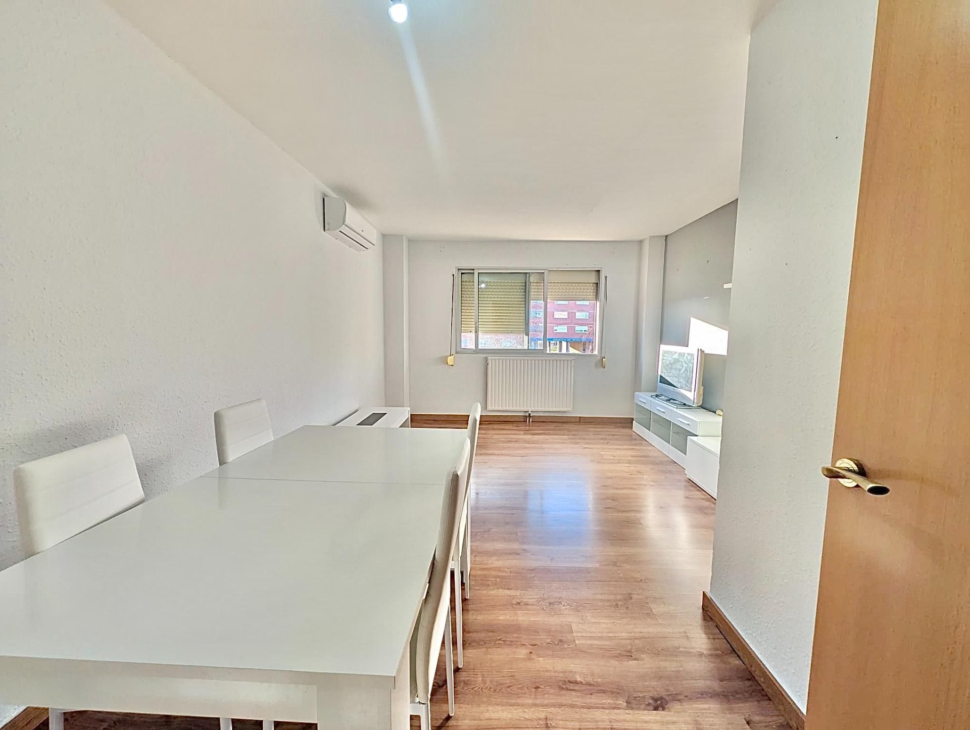 Menjador de Pis en venda en Terrassa amb Calefacció i Parquet