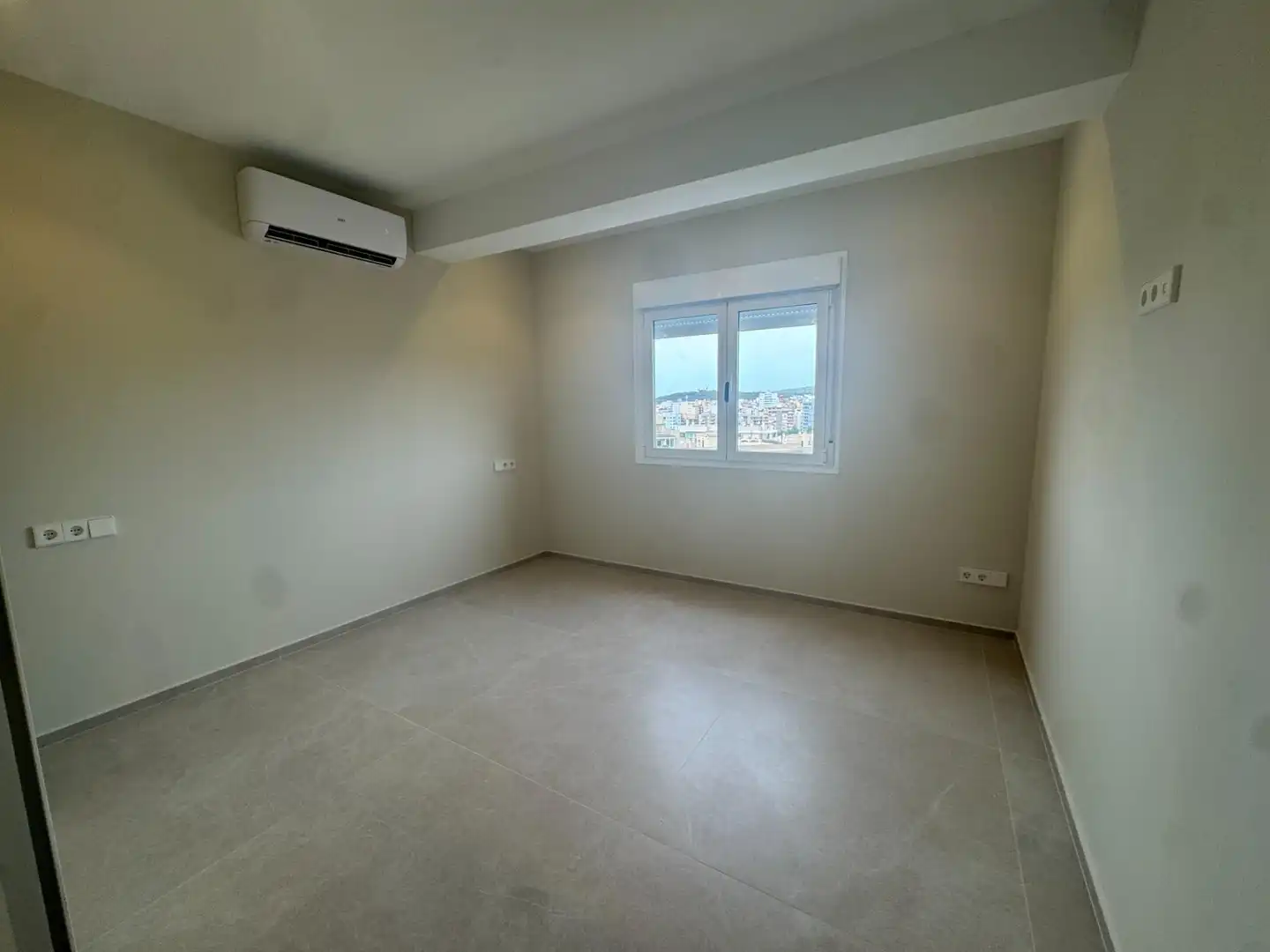 Flat for rent in Carrer GENERAL RIERA, Bons Aires
