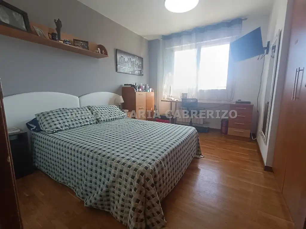 Habitación de Piso en venta en  Logroño con Calefacción, Parquet y Terraza
