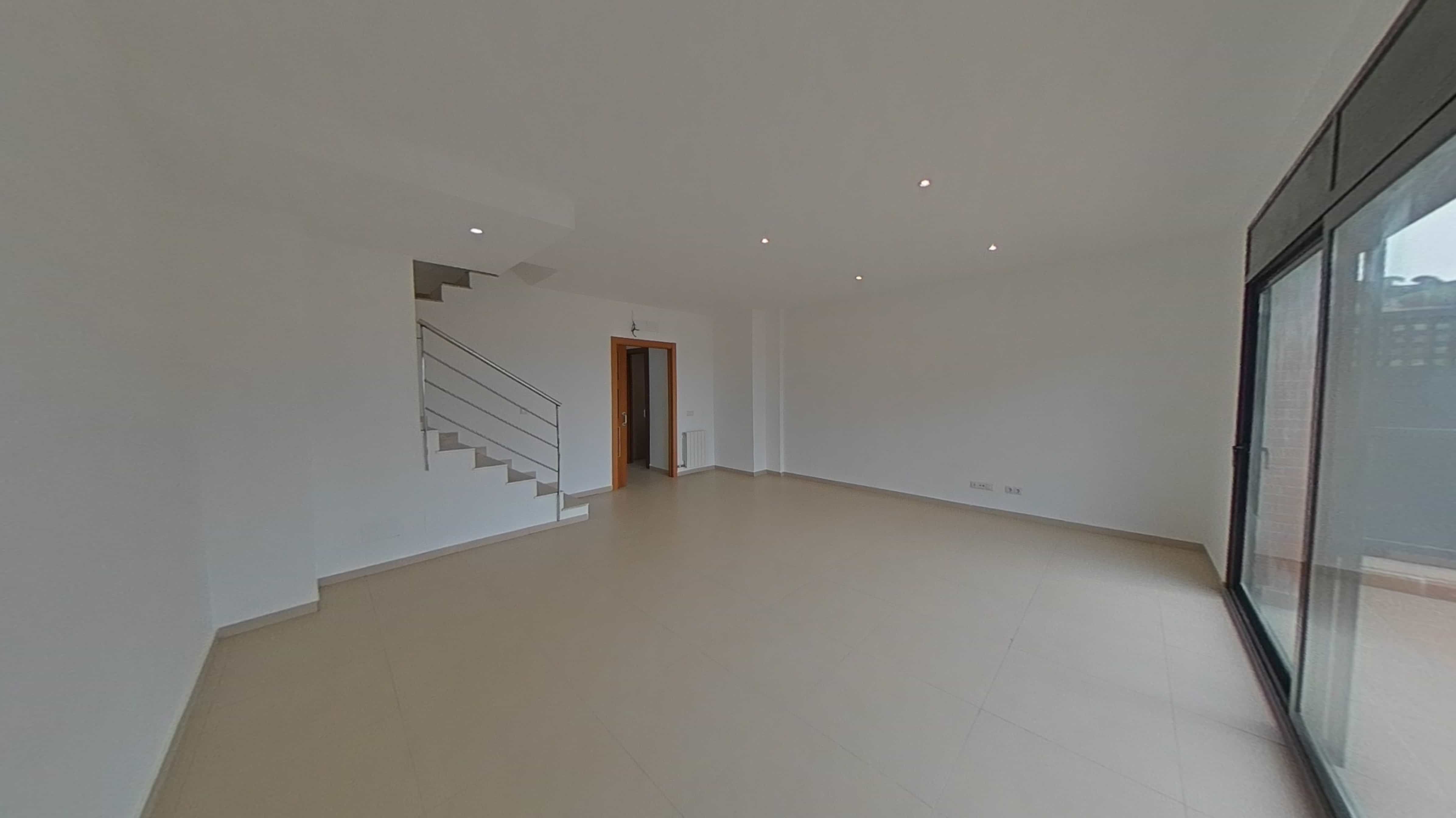 Single-family semi-detached for sale in Santa Coloma de Gramenet  with Heating and Swimming Pool
