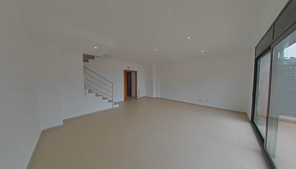 Photo 1 of Single-family semi-detached for sale in C/ Garcilaso de la Vega, Can Franquesa, Barcelona