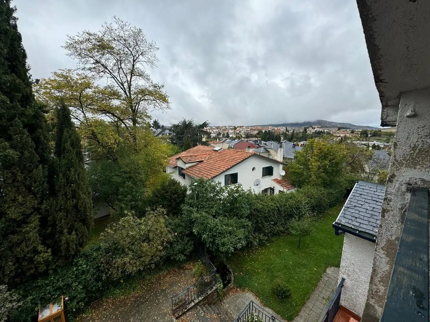 Casa adosada en venta en El Espinar pueblo
