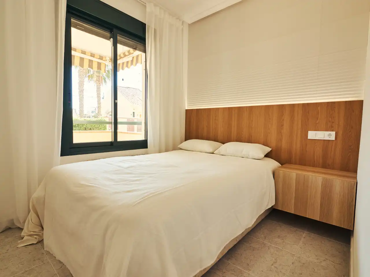 Habitación de Apartamento en venta en Orihuela con Aire acondicionado, Calefacción y Terraza