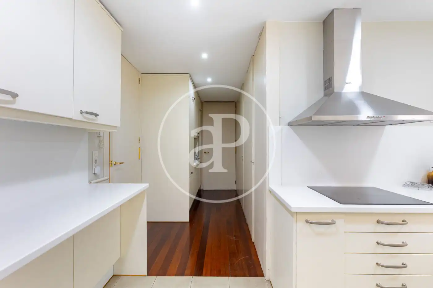 Cocina de Piso en venta en Barcelona con Aire acondicionado y Calefacción