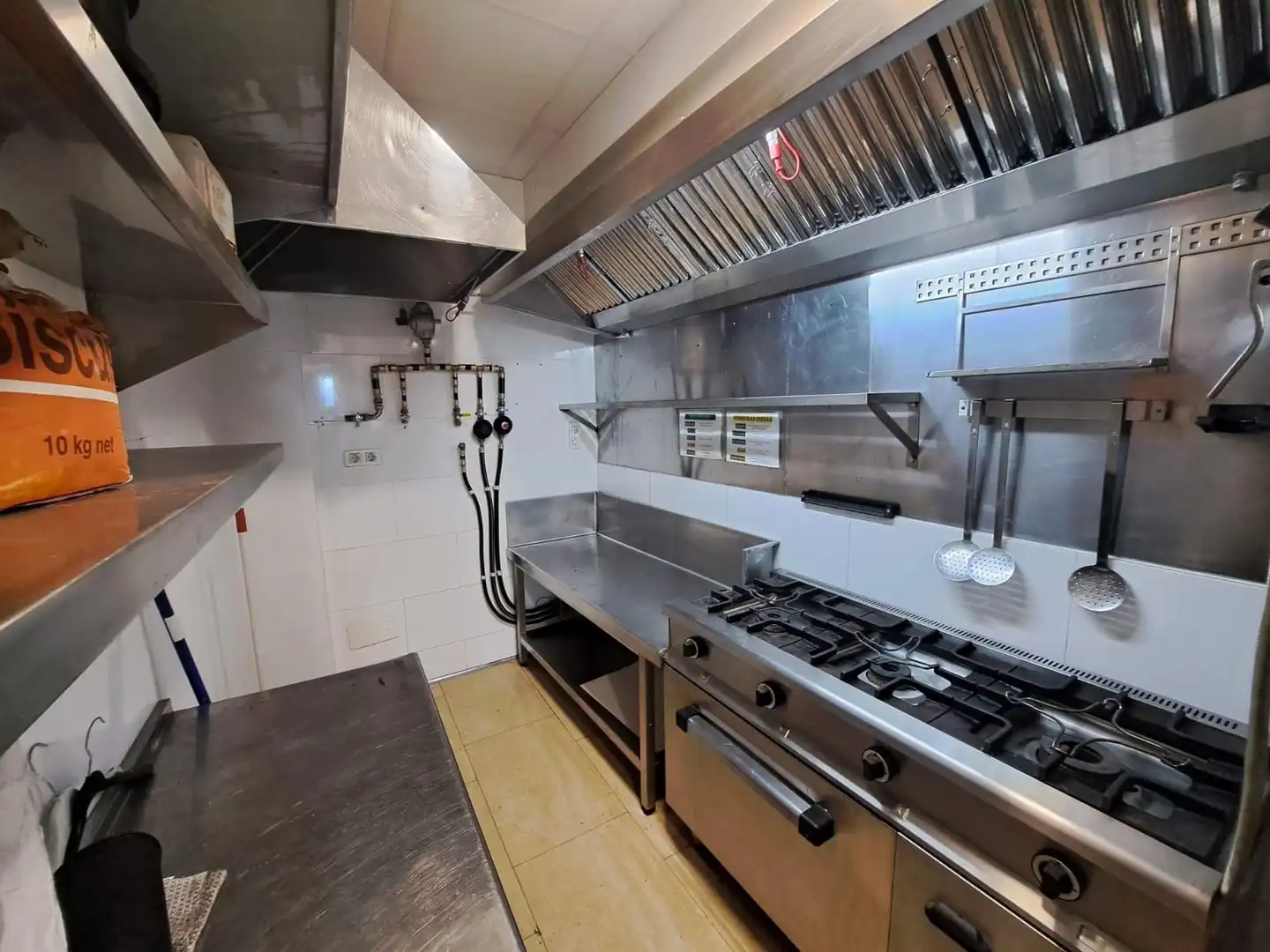 Cocina de Local de alquiler en Ribeira con Amueblado