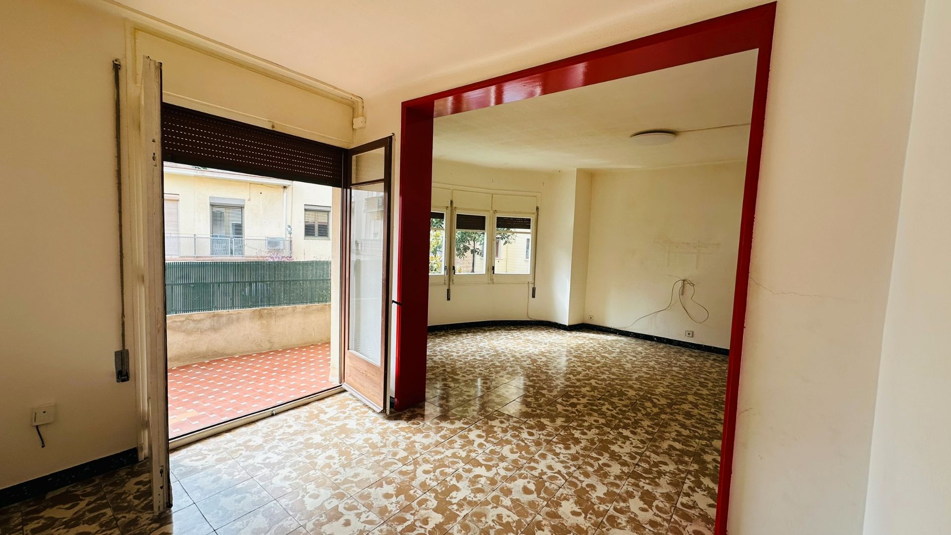 Flat for sale in Cornellà de Llobregat  with Air Conditioner, Oven and Balcony