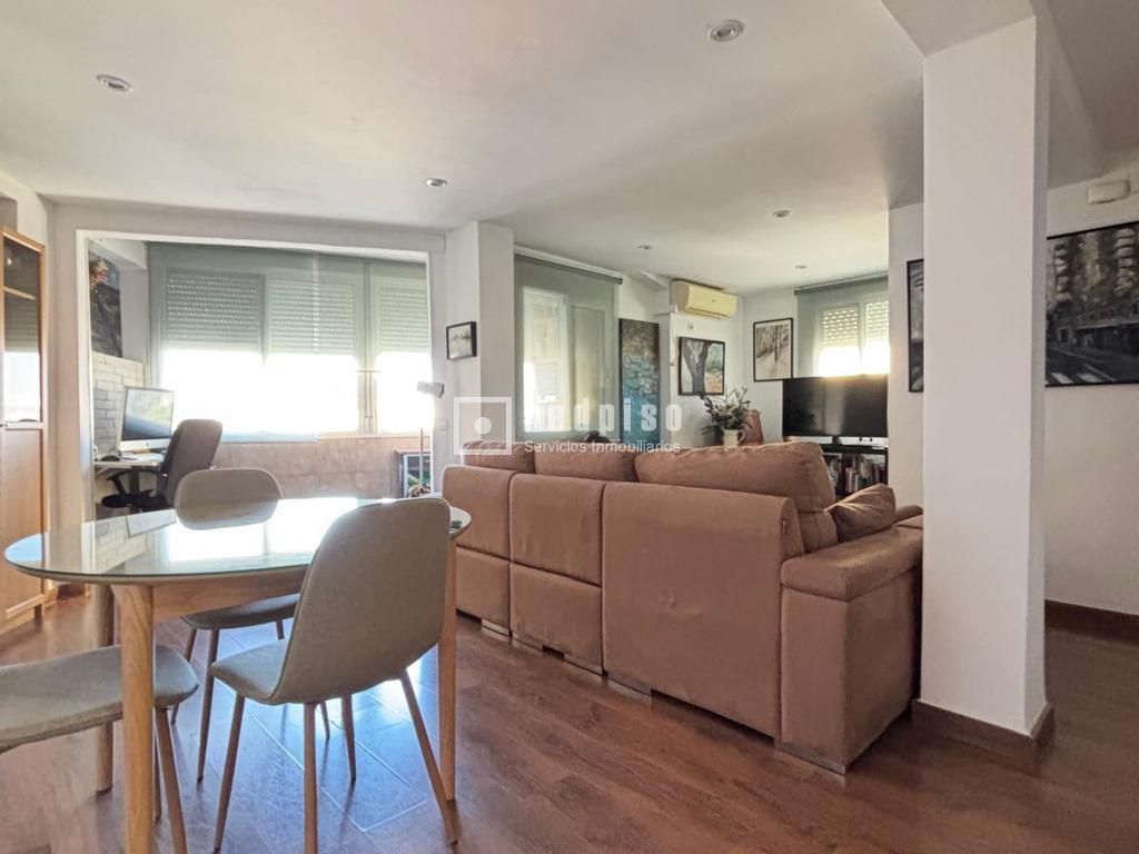 Living room of Flat for sale in Mairena del Aljarafe  with Air Conditioner, Heating and Terrace