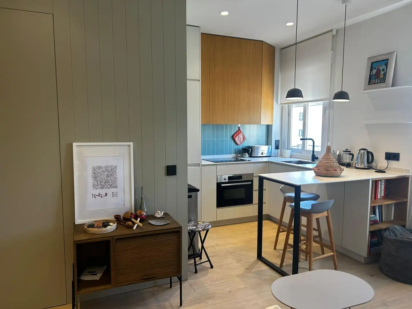 Cuina de Apartament de lloguer en Madrid amb Aire condicionat, Calefacció i Moblat