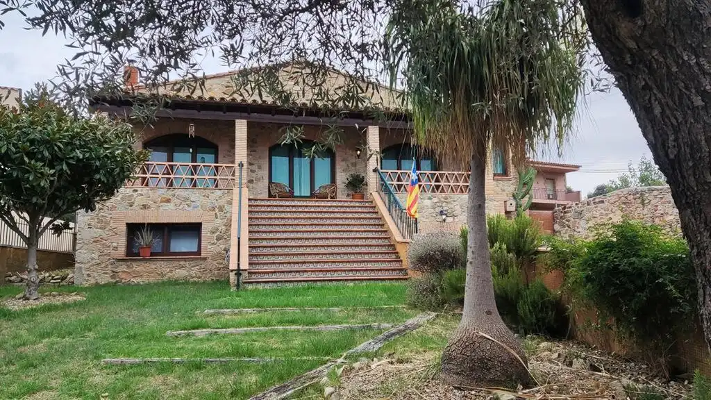 Vista exterior de Casa o xalet en venda en Masarac i Vilarnadal amb Aire condicionat, Calefacció i Jardí privat