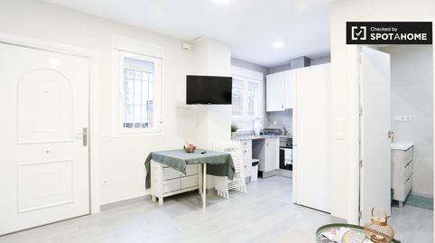 Foto 4 de Habitación en San Juan Bautista, Madrid Capital