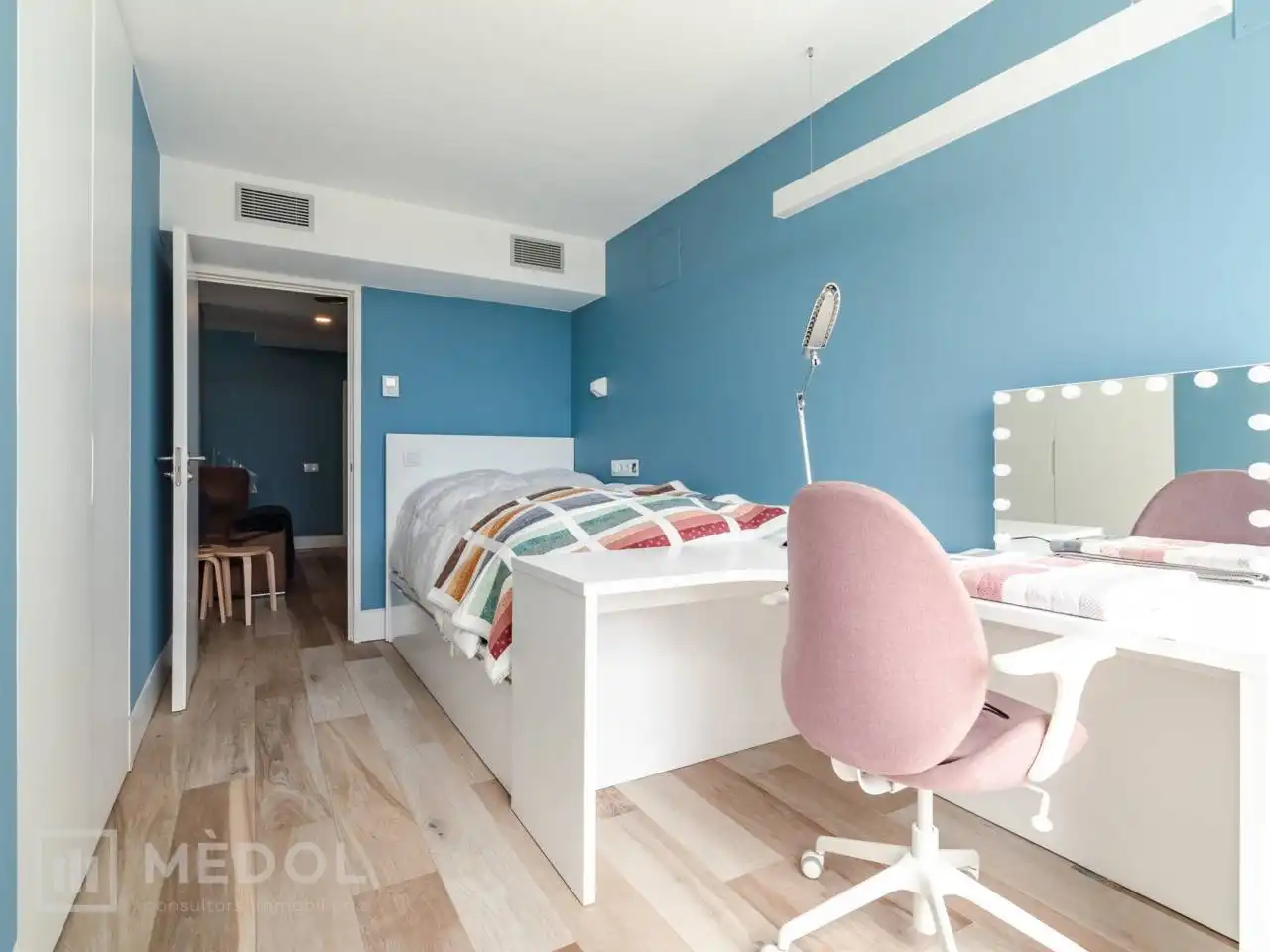 Habitación de Casa adosada en venta en Tarragona con Aire acondicionado, Calefacción y Jardín privado