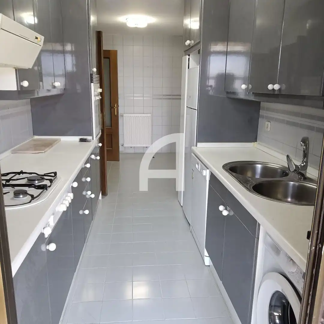 Kitchen of Flat for rent in Madrid  with Air Conditioner, Heating and Terrace